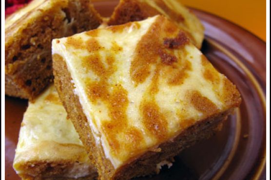 Pumpkin Cream Cheese Swirl Bars