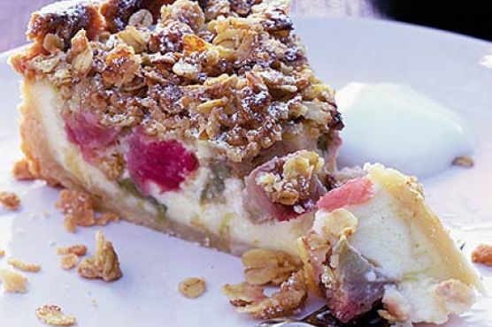 Rhubarb & custard pie with butter crumble