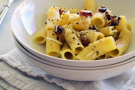 Rigatoni Carbonara with Guanciale