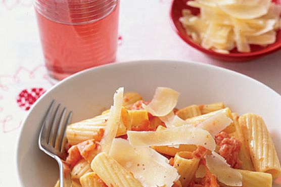 Rigatoni with Grilled Tomatoes and Cream