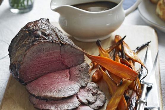 Roast beef & carrots with easy gravy