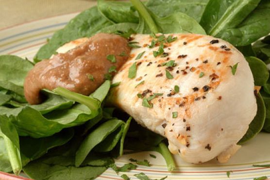 Sautéed Chicken Breasts with Creamy Walnut Sauce