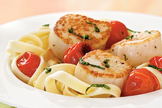 Seared Scallops with Roasted Tomatoes