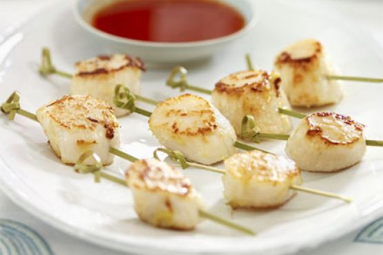 Seared scallops with sweet chilli sauce