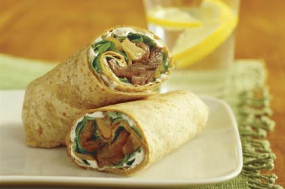 Sliced Filet Mignon Wrap with Pear-Onion Relish and Blue-Cheese Dressing