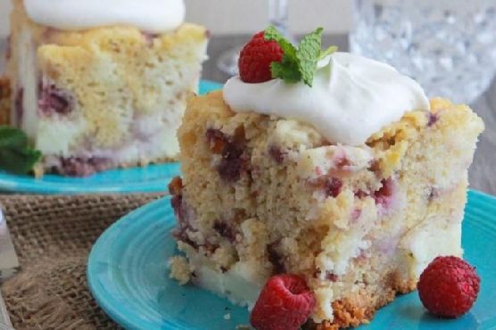 Slow-Cooker White Chocolate Raspberry and Cream Cake