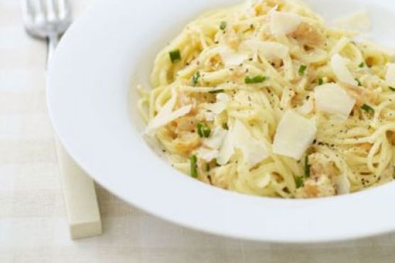 Smoked salmon carbonara