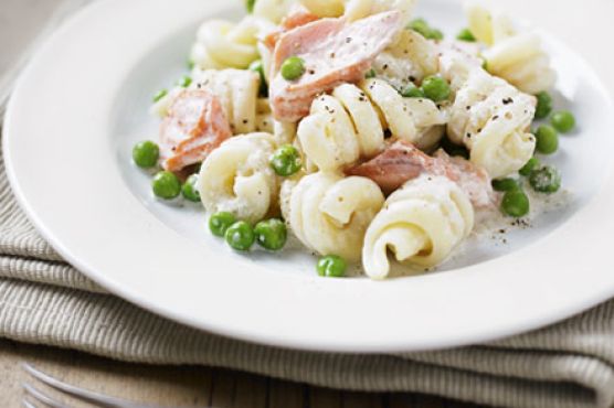 Smoked trout & pea pasta