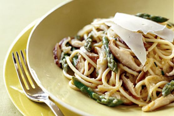 Spaghetti with Asparagus, Shiitake Mushrooms, Lemon, and Chives