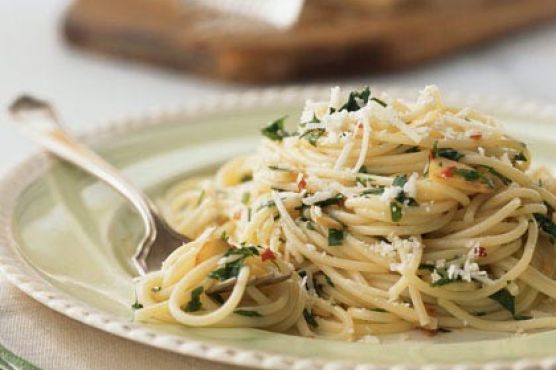 Spaghettini with Oil and Garlic