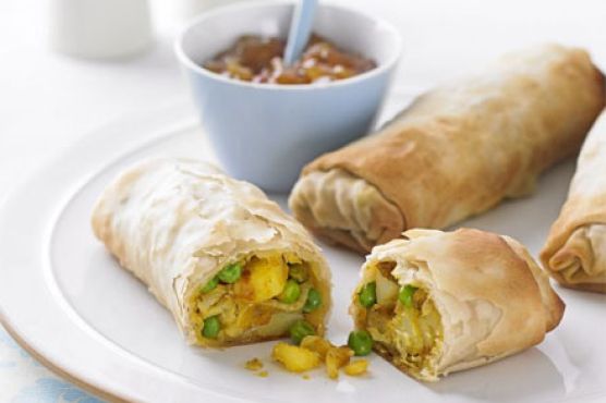 Spiced pea & potato rolls