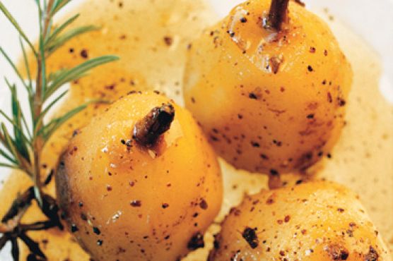 Spiced Pears with Oranges and Caramel Sauce