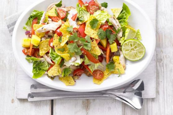 Spicy chicken, mango & jalapeño salad