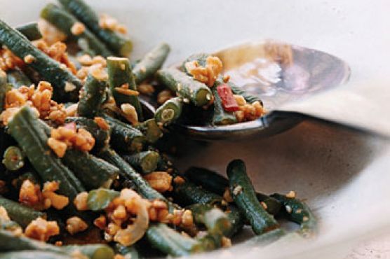 Spicy Stir-Fried Chinese Long Beans with Peanuts