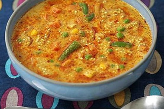 Spicy vegetable & quinoa one-pot