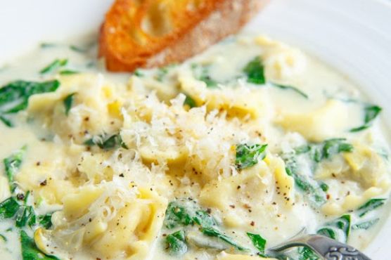 Spinach and Artichoke Dip Tortellini Soup