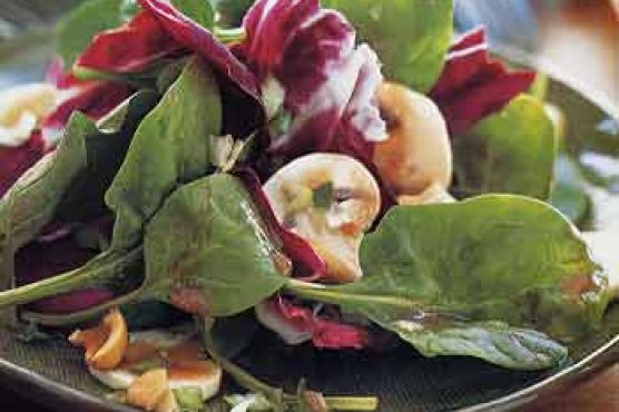 Spinach and Radicchio Salad with Mushrooms and Cashews