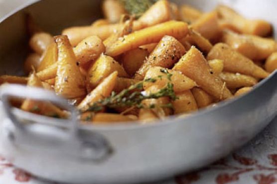 Sticky carrots with thyme & honey