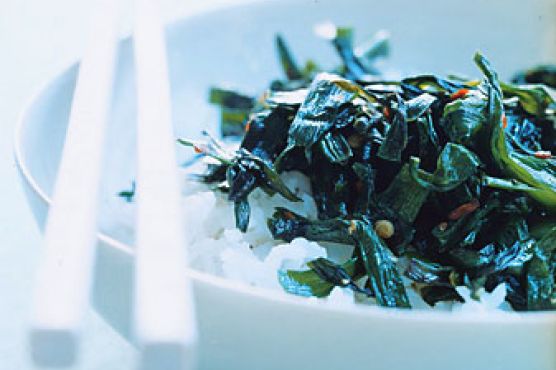 Stir-Fried Garlic Chives with Chile