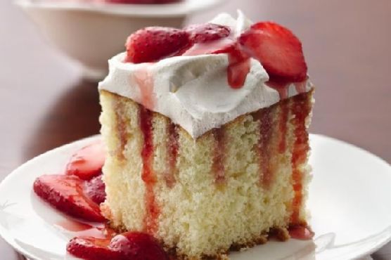 Strawberries 'n Cream Cake