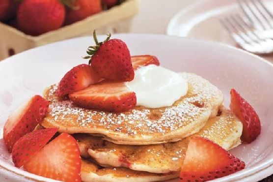 Strawberries ’n Cream Pancakes