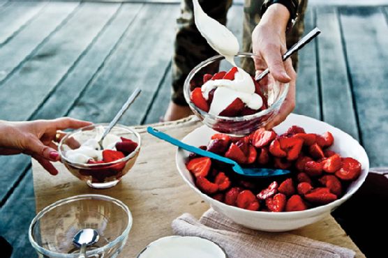 Strawberries with Chamomile Cream