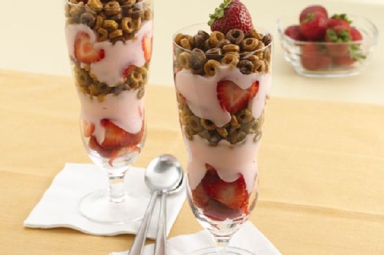 Strawberry-Chocolate Cheerios® Parfaits
