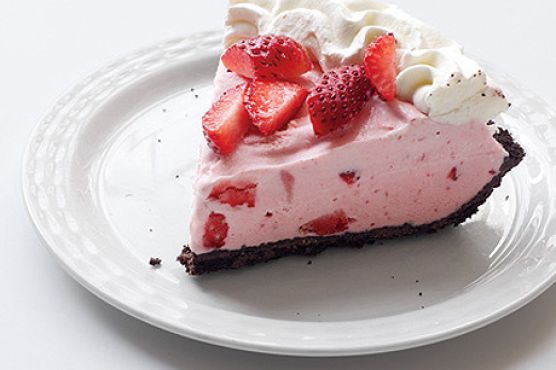 Strawberry-Chocolate Freezer Pie