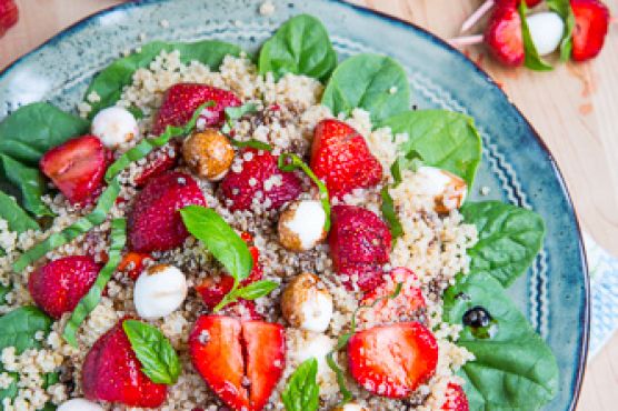 Strawberry Quinoa and Spinach Caprese Salad
