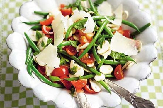 Summer crunch salad