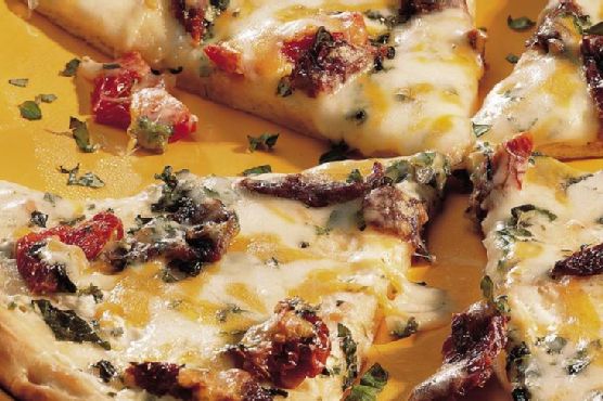 Sun-Dried Tomato and Herb Pizza