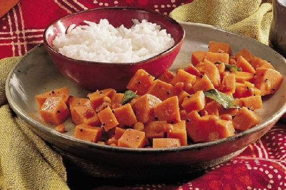 Sweet Potato Curry (Shakarai Urulikazhangu)