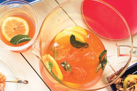 Sweet Tea with Vodka and Lemonade