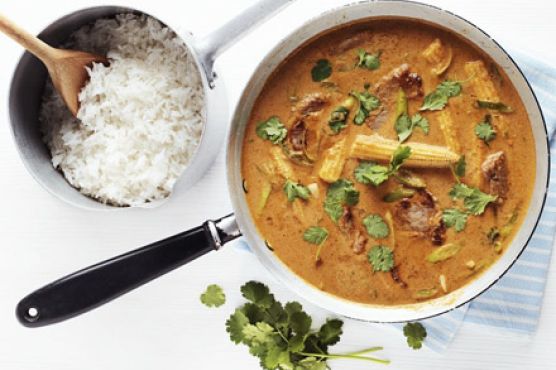 Thai pork & peanut curry