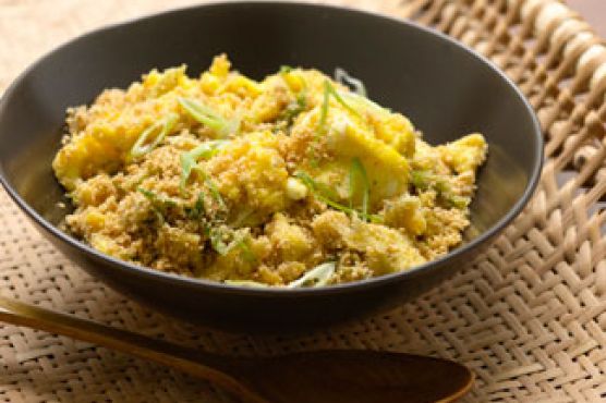 Toasted Manioc Flour with Eggs and Scallions