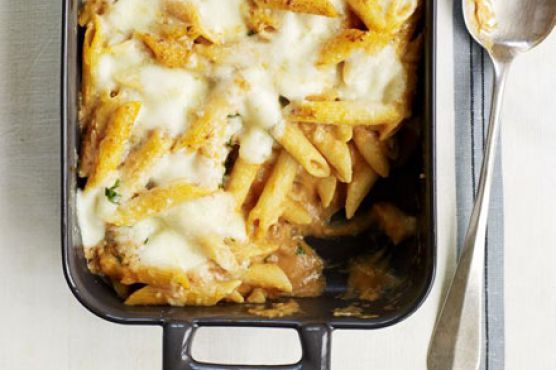 Tomato & mascarpone pasta bake
