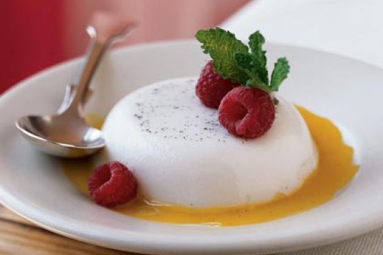 Vanilla-Almond Panna Cotta with Mango Sauce