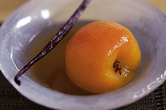 Vanilla poached peaches