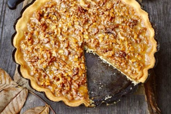 Walnut caramel tart