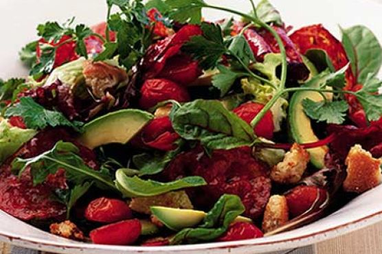 Warm avocado salad with spicy chorizo