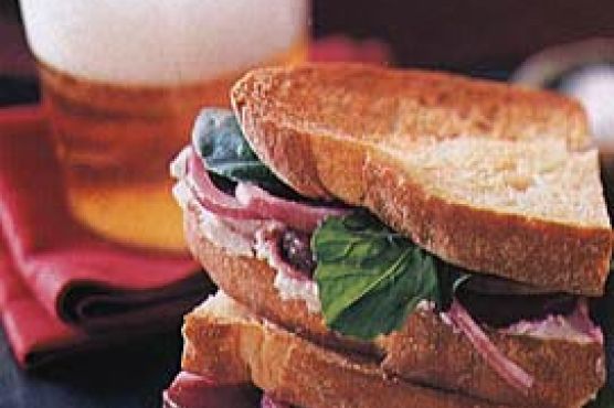 Warm Goat Cheese, Beet and Arugula Sandwiches