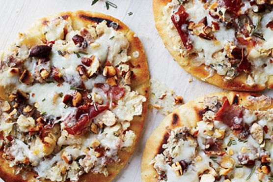 White Bean Flatbreads with Prosciutto and Cheese