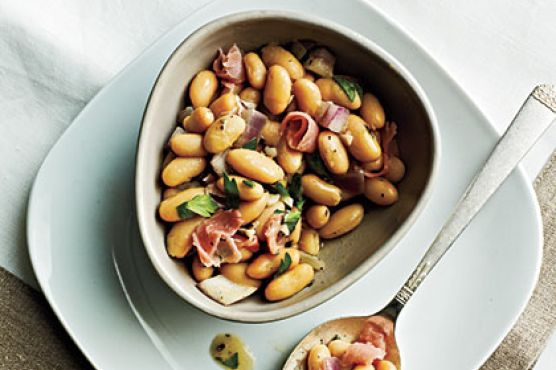 White Beans with Prosciutto
