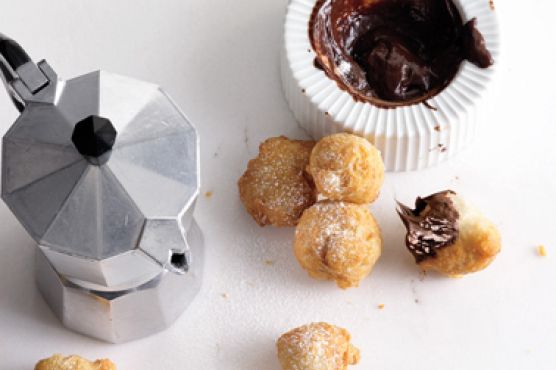 Zeppole with Chocolate Sauce