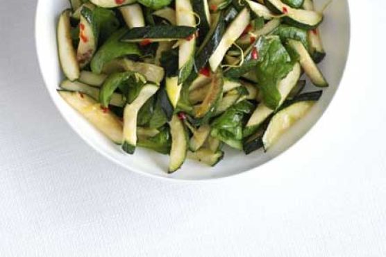 Zingy courgette & spinach salad