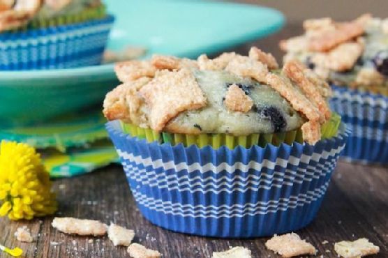 Zucchini-Blueberry Muffins with Cinnamon Toast Crunch® Streusel